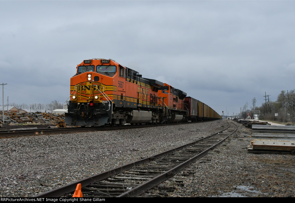 BNSF 5687